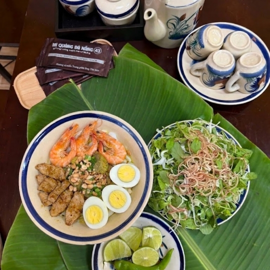 Mỳ Quảng tôm thịt trứng 