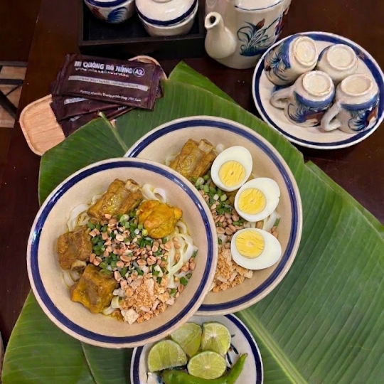 Mỳ Quảng sườn trứng 