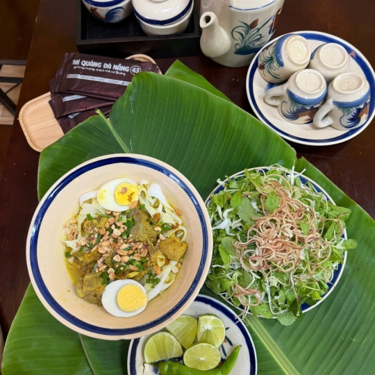 Mỳ Quảng thịt trứng 